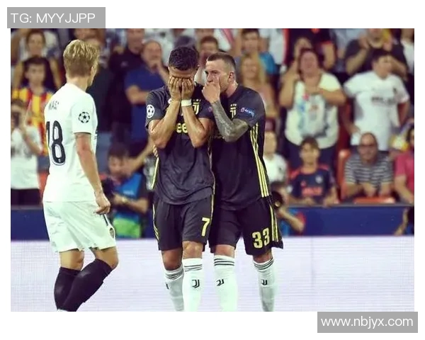 C罗红牌停赛风波：足球场上的争议与反思